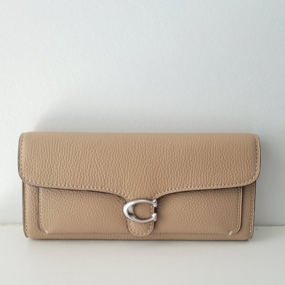 $128 *NWT* COACH Taupe LARGE Leather Wallet